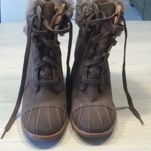 UGG Women Jaxon Brown Cuffed Shearling Bootie- 7.5 - Picture 3 of 16